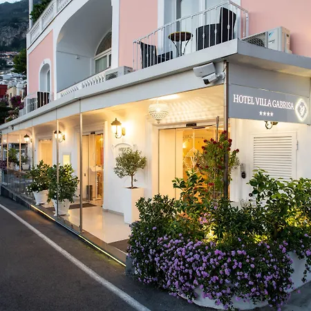 加布莉萨别墅酒店 4*