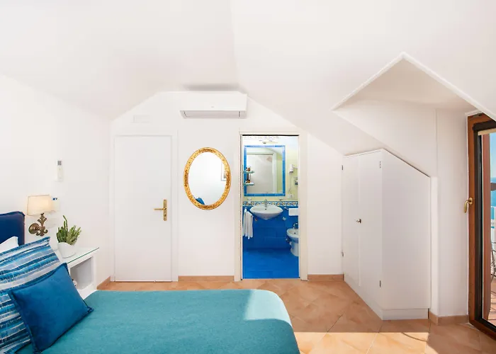 加布莉萨别墅酒店 4*