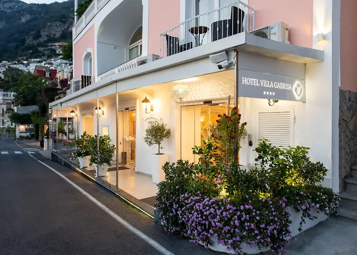 加布莉萨别墅酒店 4*